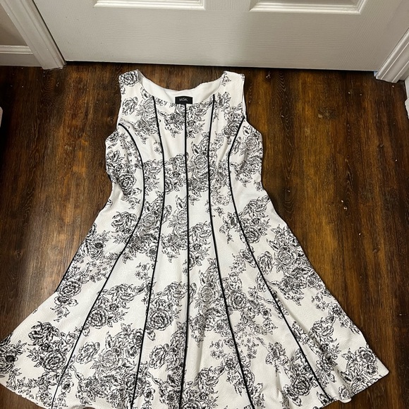 Cropped top by DSG NWOT SIZE M - Picture 2 of 3